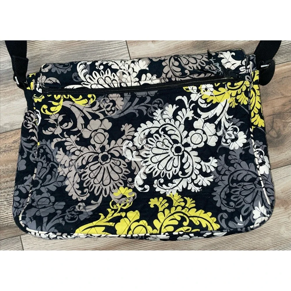 Vera‎ Bradley Messenger Bag Baroque Pattern Retired Pattern